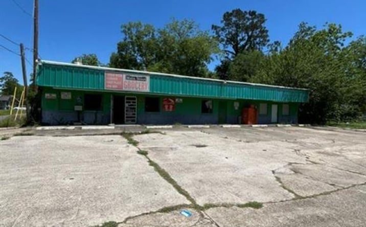 Pictures of Retail, Special Purpose property located at 722 S Main Street S, Jennings, LA 70546 for sales - image #1