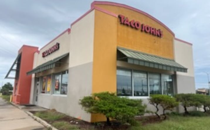 Pictures of Retail property located at 3049 RIFFEL DR, SALINA, KS 67401-8972 for sales - image #1