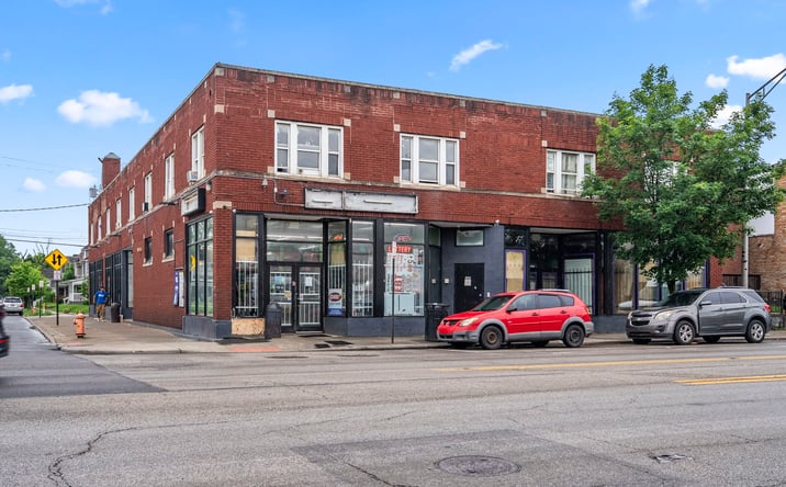 Pictures of Mixed Use, Multifamily, Retail property located at 2403-2409 W Broad St, Columbus, OH 43204 for sales - image #1