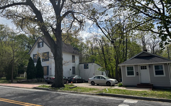 Pictures of Multifamily property located at 44 FIRST AVE, KINGS PARK, NY 11754 for sales - image #1