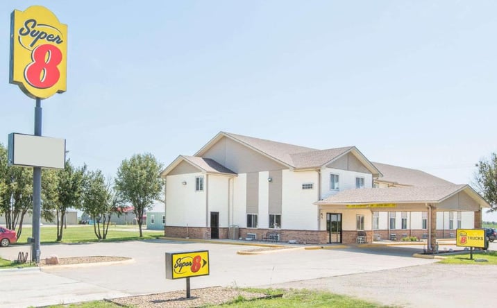 Pictures of Hospitality property located at 1410 28th Street, Belleville, KS 66935 for sales - image #1