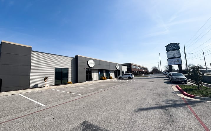 Pictures of Retail, Office, Mixed Use property located at 1507-1527 E Lark St, Springfield, MO 65804 for sales - image #1