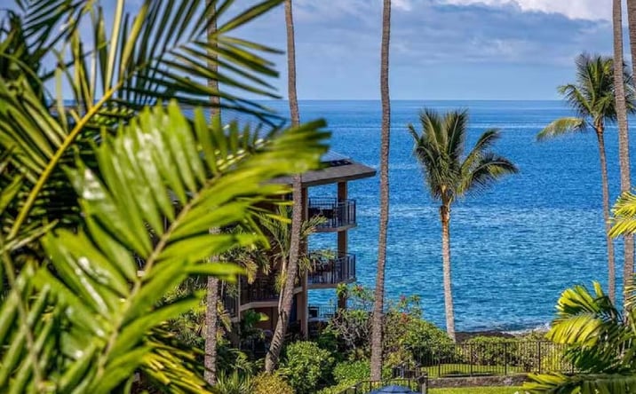 Pictures of Multifamily property located at 75-6026 Ali’i Drive, #4-305, Kailua-Kona, HI 96740 for sales - image #1