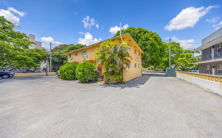 Pictures of Multifamily property located at 840 NW 4th St, Miami, FL 33128 for sales - image #1