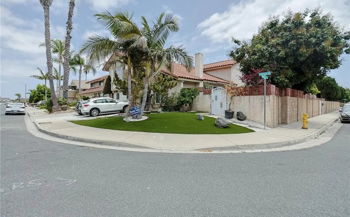 Pictures of Multifamily property located at 8552 Bermuda, Westminster, CA 92683 for sales - image #1