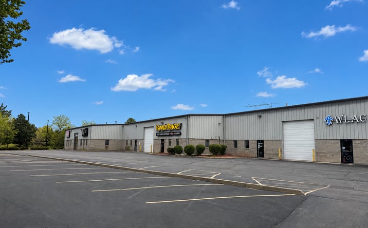 Pictures of Retail, Industrial property located at 2449 PIERCE DR, SPRING GROVE, IL 60081-9707 for sales - image #1