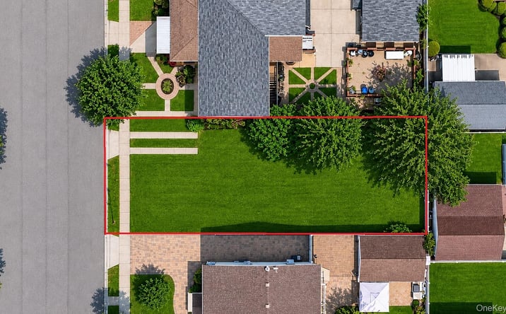 Pictures of Land property located at 248a McKinley Parkway, Mineola, NY 11501 for sales - image #1