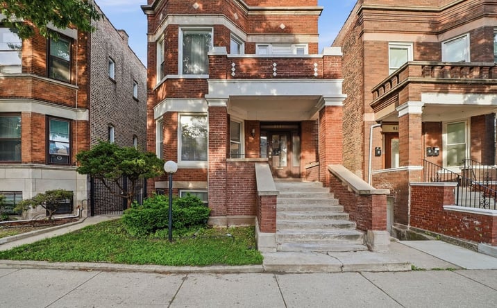 Pictures of Multifamily property located at 6127 S Champlain Avenue, Chicago, IL 60637 for sales - image #1