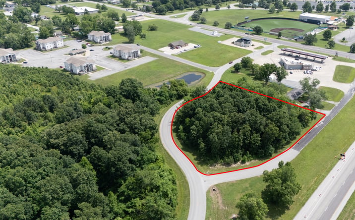Pictures of Land, Retail property located at 1100 Pin Oak Drive, Carterville, IL 62918 for sales - image #1
