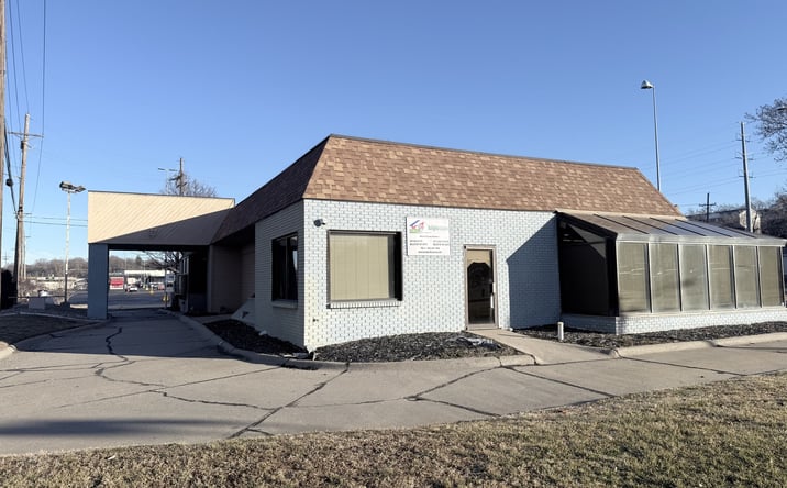 Pictures of Retail property located at 2214 Lindyview Road, Bellevue, NE 68005 for sales - image #1