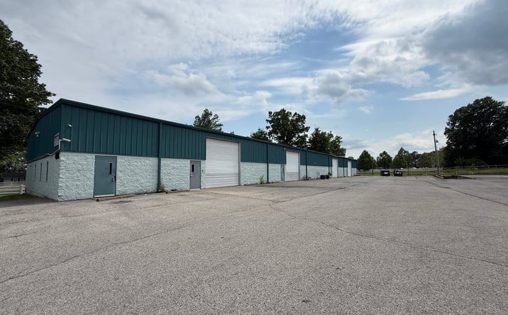 Pictures of Retail, Industrial property located at 420 Roberts Avenue, Louisville, KY 40214 for sales - image #1