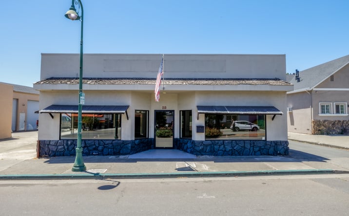 Pictures of Retail, Mixed Use property located at 219 South Cloverdale Boulevard, Cloverdale, CA 95425 for sales - image #1