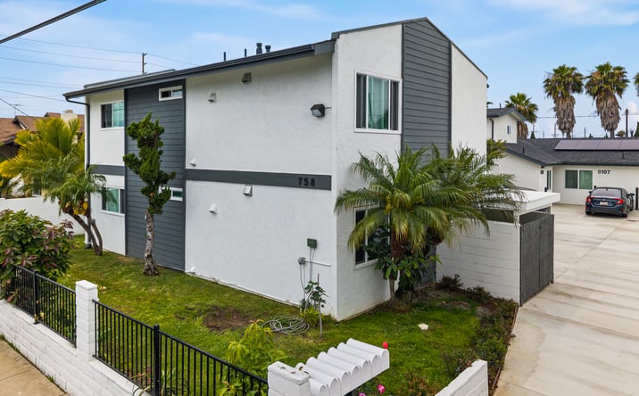 Pictures of Multifamily property located at 758 W. 20th Street, Costa Mesa, CA 92627 for sales - image #1