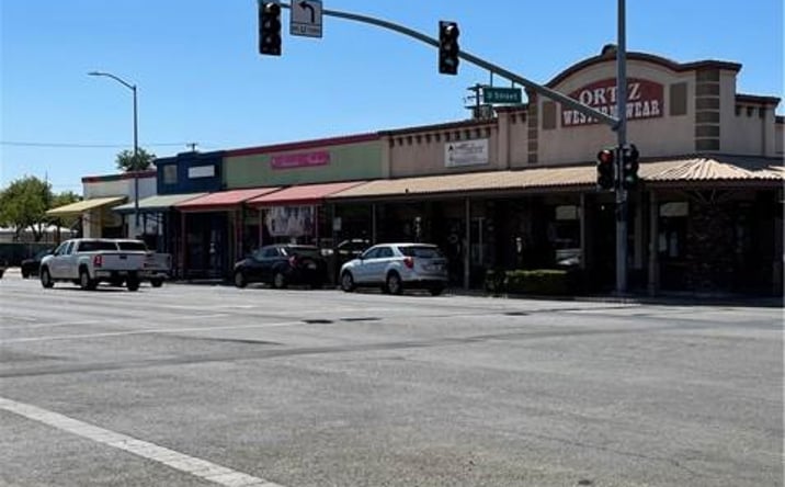 Pictures of Retail property located at 107 E Yosemite, Mdra, CA 93638 for sales - image #1