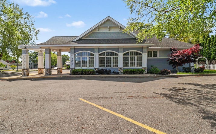 Pictures of Office, Retail, Industrial, Land, Special Purpose, Mixed Use property located at 701 N Washington Avenue, Ludington, MI 49431 for sales - image #1