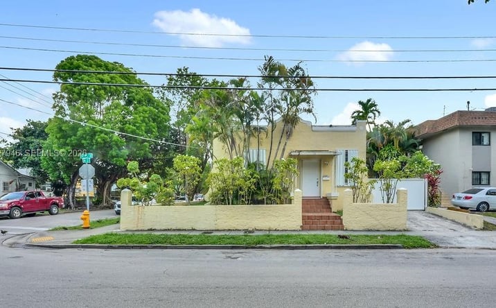 Pictures of Multifamily property located at 242 SW 15th Ave, Miami, FL 33135 for sales - image #1