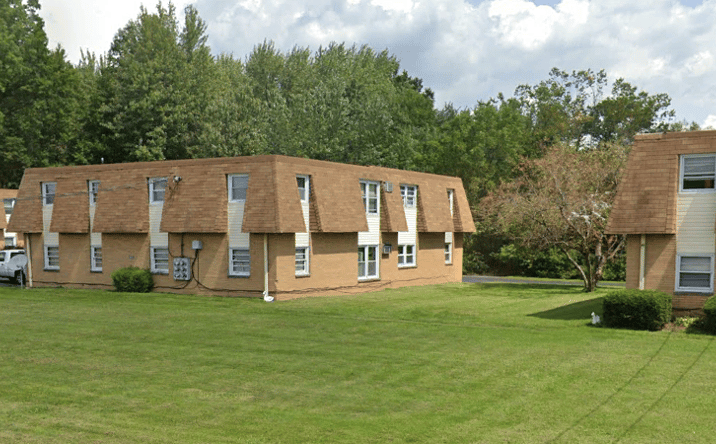 Pictures of Multifamily property located at 3025, 3029, 3033, 3037, 3041 Fredrick Street, YOUNGSTOWN, OH 44505 for sales - image #1