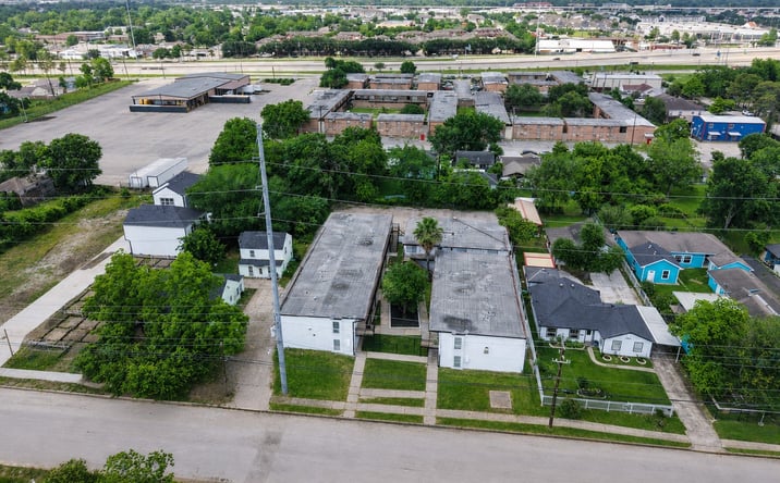 Pictures of Multifamily property located at 6821 Fairway Drive, Houston, TX 77087 for sales - image #1