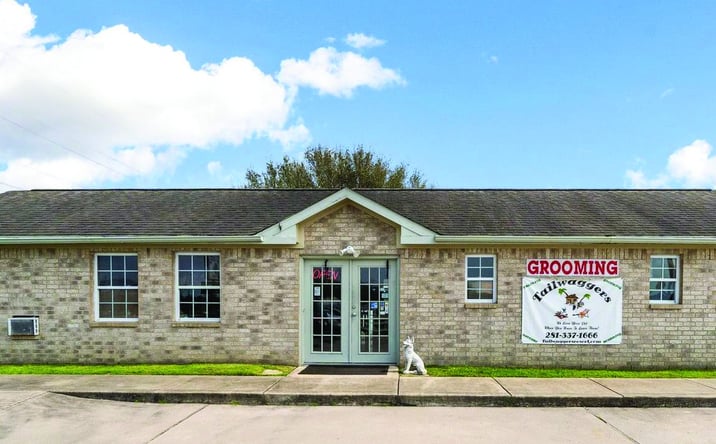 Pictures of Special Purpose property located at 1115 Dickinson Avenue, Dickinson, TX 77539 for sales - image #1