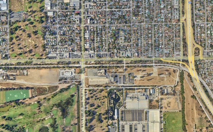 Pictures of Retail, Land property located at 15961 Victory Boulevard, Los Angeles, CA 91406 for sales - image #1