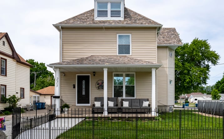 Pictures of Multifamily property located at 223 E Michigan Avenue, Pontiac, IL 61764 for sales - image #1