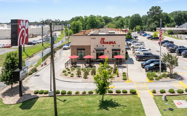 Pictures of Retail property located at 3420 LAMAR AVE, PARIS, TX 75460 for sales - image #1