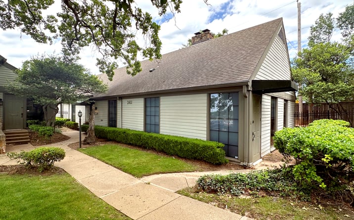 Pictures of Office property located at 2411 East Skelly Drive, Tulsa, OK 74105 for sales - image #1