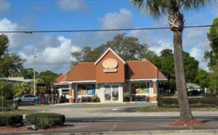Pictures of Retail, Hospitality property located at 1100 South Parrott Avenue, Okeechobee, FL 34974 for sales - image #1