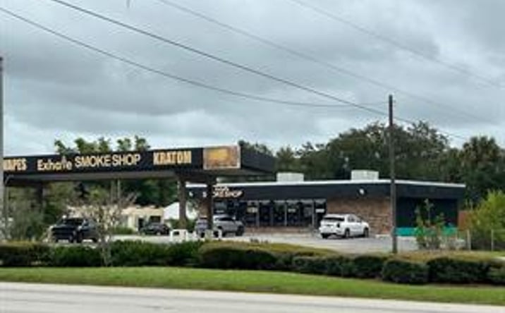 Pictures of Retail property located at 1705 South Parrott Avenue, Okeechobee, FL 34974 for sales - image #1