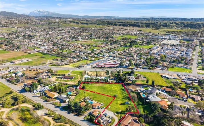 Pictures of Land property located at Tennessee, Yucaipa, CA 92399 for sales - image #1