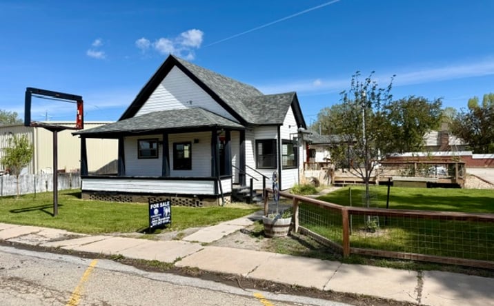 Pictures of Retail property located at 110 East Main Avenue, Saratoga, WY 82331 for sales - image #1