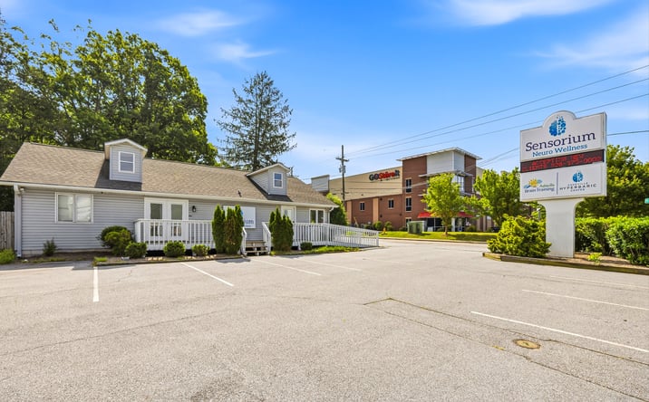 Pictures of Retail, Office property located at 2124 HENDERSONVILLE RD ARDEN NC 28704-5704, ARDEN, NC 28704-5704 for sales - image #1