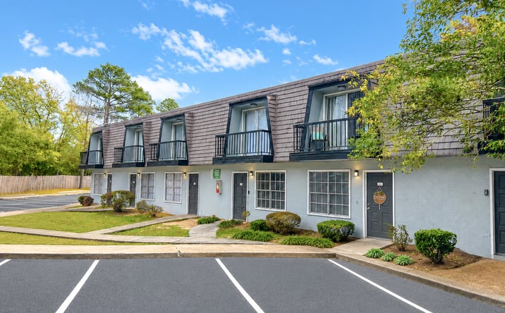 Pictures of Multifamily property located at 4690 Log Cabin Drive, Macon, GA 31204 for sales - image #1