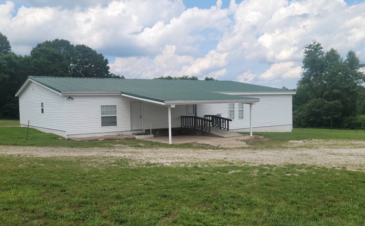 Pictures of Office property located at 294 HWY 62 W, Ash Flat, AR 72513 for sales - image #1