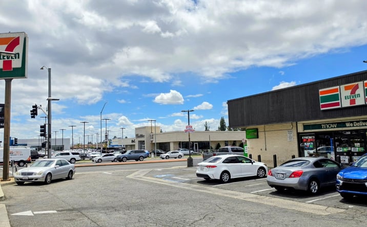 Pictures of Retail, Business for Sale property located at 6015 North Blackstone Avenue, Fresno, CA 93710 for sales - image #1