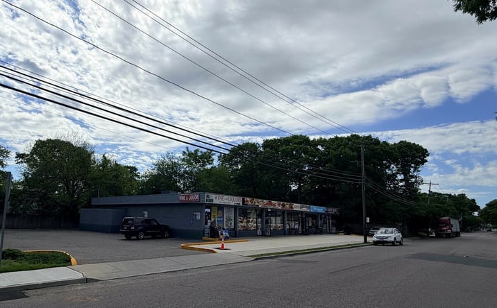 Pictures of Retail property located at 1225-1235 Grundy Ave, Holbrook, NY 11741 for sales - image #1