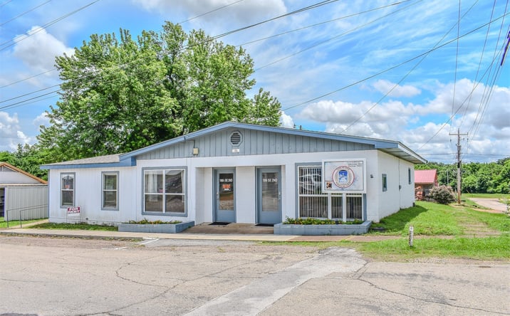 Pictures of Office property located at 106 SE 2nd Street, Antlers, OK 74523 for sales - image #1