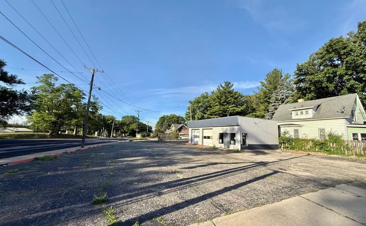 Pictures of Retail property located at 3037 N PROSPECT Road, Peoria, IL 61603 for sales - image #1