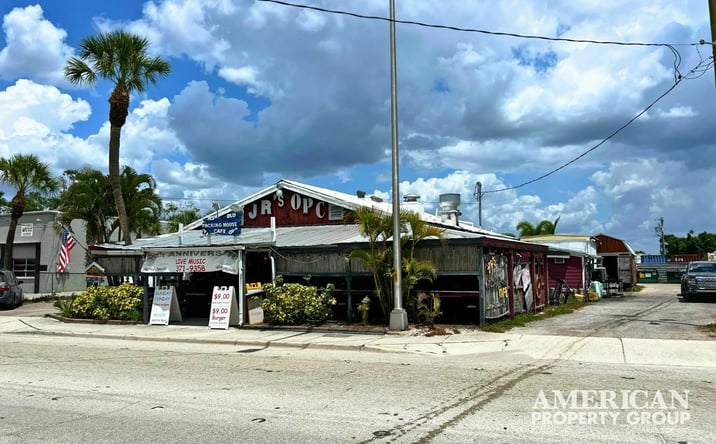 Pictures of Retail property located at 987 S Packinghouse Rd, Sarasota, FL 34232 for sales - image #1