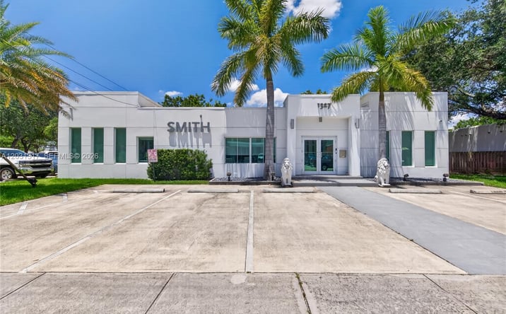 Pictures of Office property located at 1327 SE 2nd Ave, Fort Lauderdale, FL 33316 for sales - image #1