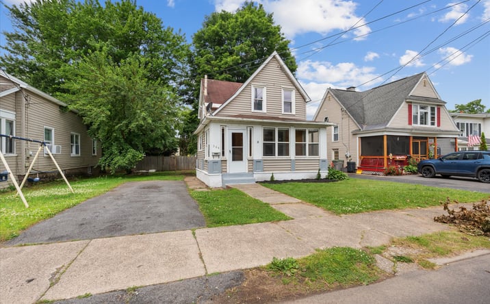 Pictures of Retail, Multifamily property located at 364 S SIXTH ST, FULTON, NY 13069-2610 for sales - image #1