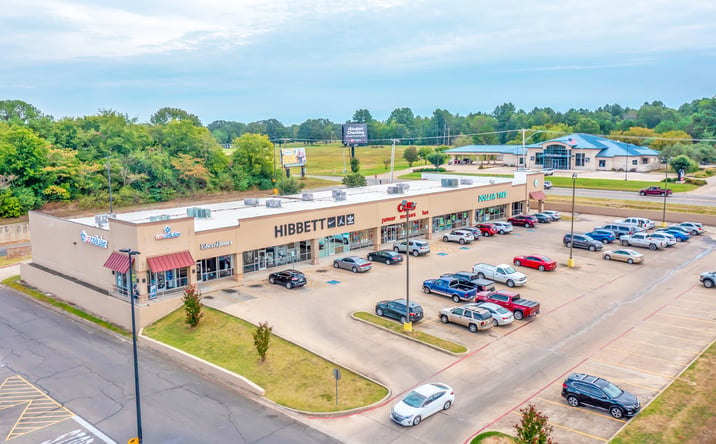 Pictures of Retail property located at 1911 Southeast Washington Street, Idabel, OK 74745 for sales - image #1