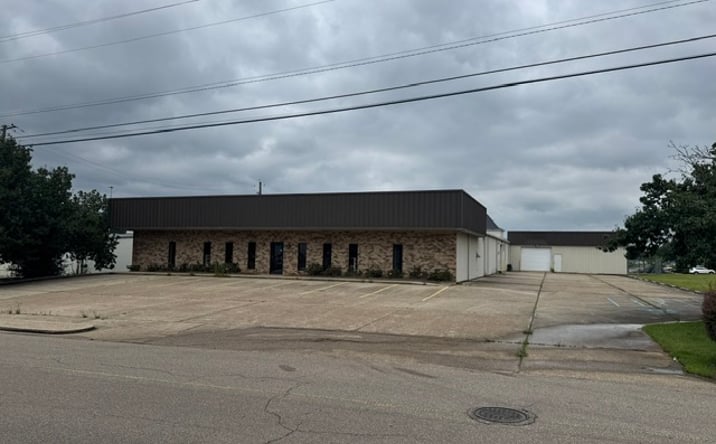 Pictures of Industrial property located at 121 LUNDY LN, HATTIESBURG, MS 39401-6602 for sales - image #1