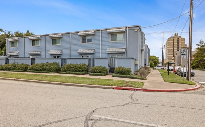 Pictures of Multifamily, Business for Sale property located at 525 11TH ST, GALVESTON, TX 77550 for sales - image #1