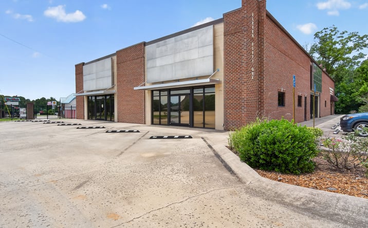 Pictures of Retail, Office property located at 1151 S WILLOW AVE, COOKEVILLE, TN 38506-4111 for sales - image #1