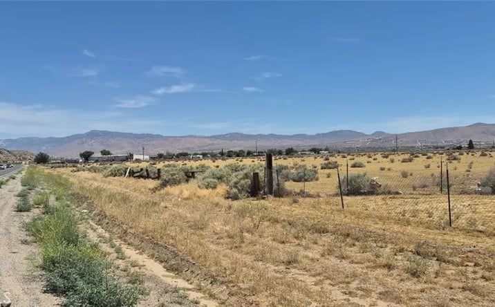 Pictures of Land property located at 23345 Happy Trails Highway, Apple Valley, CA 92307 for sales - image #1