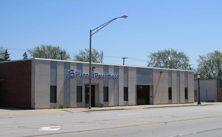 Pictures of Office property located at 7135 Indianapolis Blvd, Hammond, IN 46324 for sales - image #1