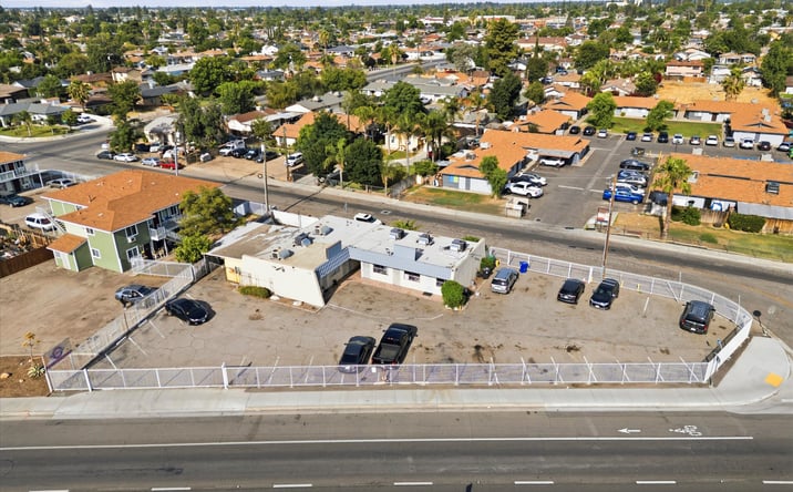 Pictures of Retail, Office, Mixed Use property located at 2401 South Chester Avenue, Bakersfield, CA 93304 for sales - image #1