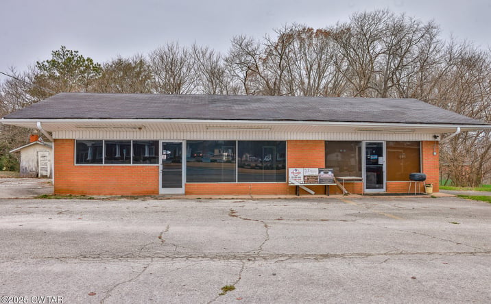 Pictures of Business for Sale, Office, Retail property located at 5443-5447 Broad St, Trezevant, TN 38258 for sales - image #1