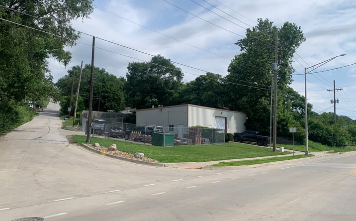 Pictures of Office, Industrial property located at 1142 Merriam Lane, Kansas City, KS 66103 for sales - image #1